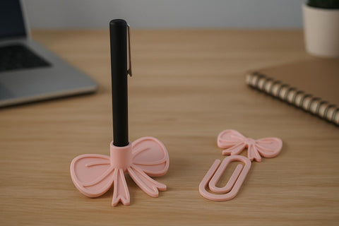 مجموعة مكونه من ستاند قلم ومشبك ورق(طباعه ثلاثية الابعاد) / Pen Stand + Paper Clip (3D Printing)
